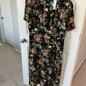 NWT, floral, midi dress with super cute slit, size 3x